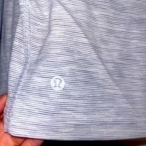Lululemon cropped turtle neck